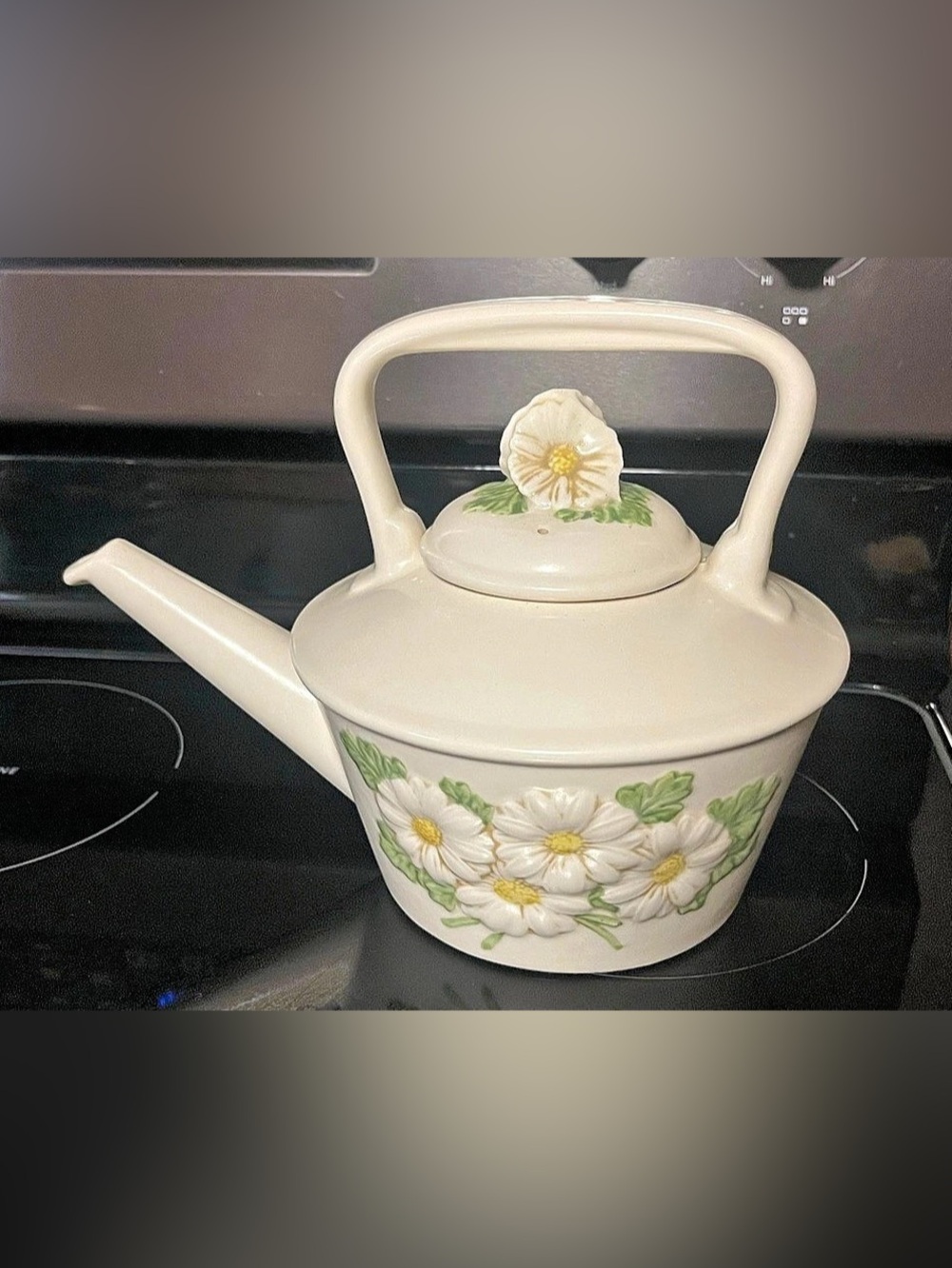 Vintage Poppytrail Sculptured Daisy teapot